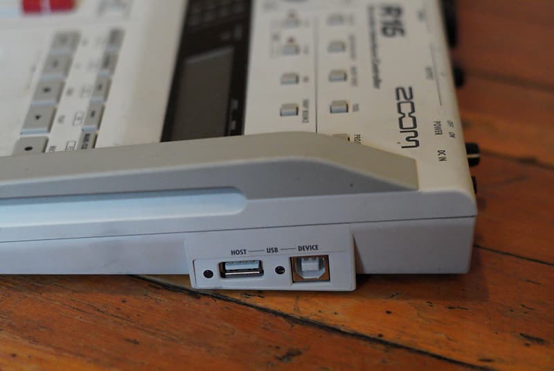 Zoom R16 USB Audio Interface / Digital Multitrack Recorder / Control Surface