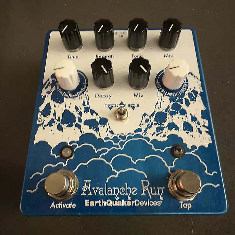 EarthQuaker Devices Avalanche Run Stereo Reverb & Delay with Tap Tempo V2