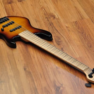 Sadowsky NYC Custom Will Lee Signature 22 Fret 5 string - 3 Sadowsky NYC Custom Will Lee Signature 22 Fret 5 string - 3