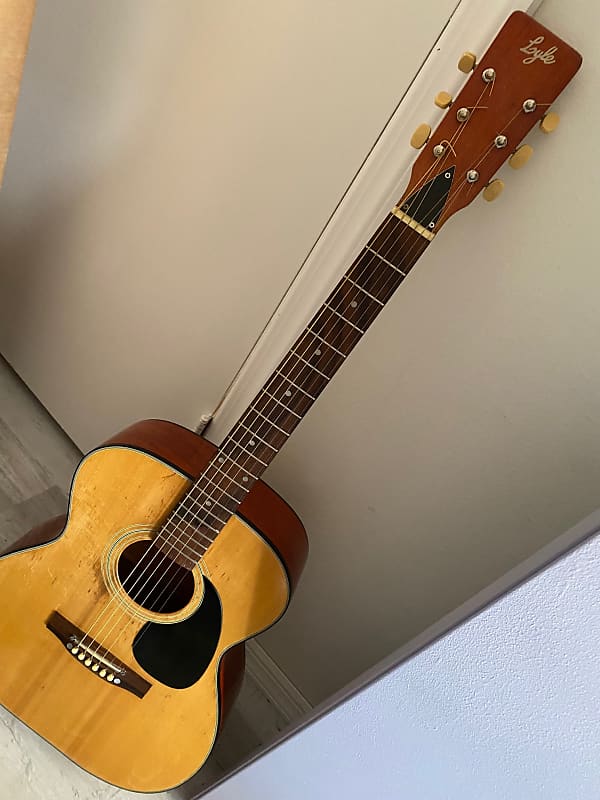 Lyle  Vintage Acoustic Guitar    Model 600  ,    MIJ image 1