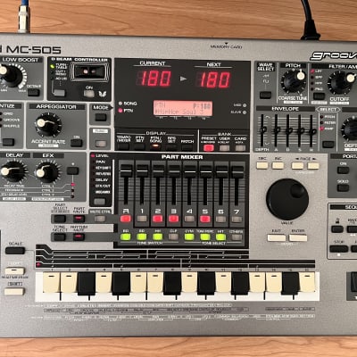 Roland MC-505 Groovebox 1998 - 2002 - Gray