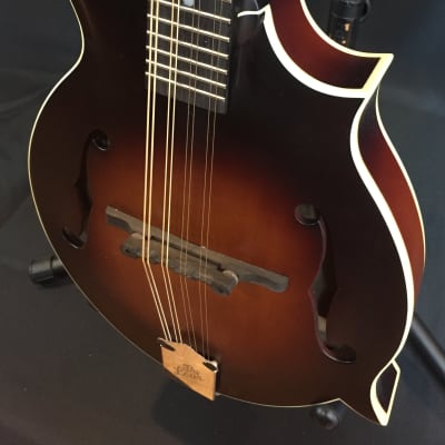 Loar LM-310F F-Style Mandolin Hand-Carved "Honey Creek" Vintage Brown Burst image 5