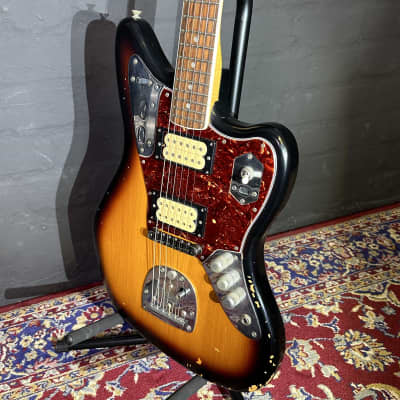 + Video Fender 2014 Kurt Cobain Roadworn Jaguar Sunburst Guitar + Case + Book - Nirvana image 9