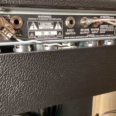 Fender '64 Custom Deluxe Reverb-Amp 2-Channel 20-Watt | Reverb Canada