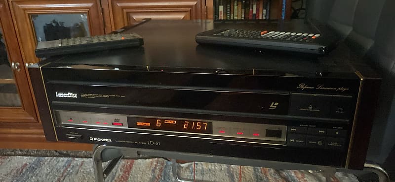 Pioneer elite laser disc LDS1  			