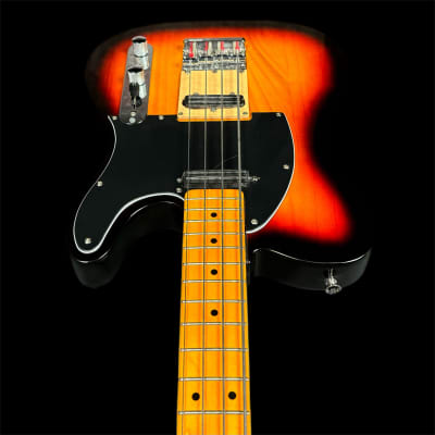 Retrovibe Tele 30” Short Scale Bass Guitar in 3 Tone Sunburst image 5