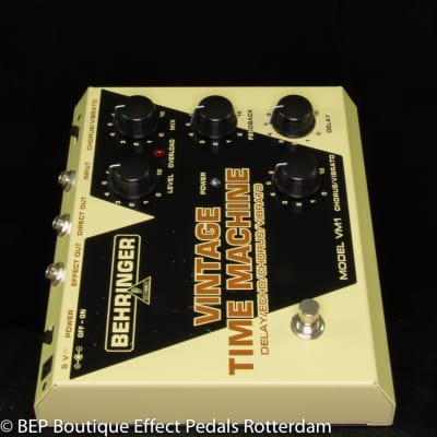 Behringer VM-1 Vintage Time Machine Delay Echo Chorus Vibrato s/n