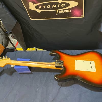 Fender Deluxe Series Stratocaster Guitar MIM 2002 - Sunburst image 12
