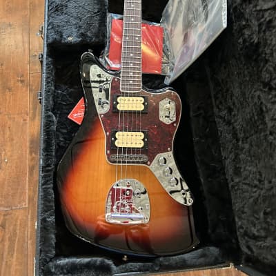 Fender Kurt Cobain Jaguar  3-Color Sunburst #MX23010489  8 lbs  11.6 oz image 3