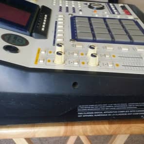Akai MPC4000 4k, 400mb memory, digital in/out card, and 60gb hard drive image 7