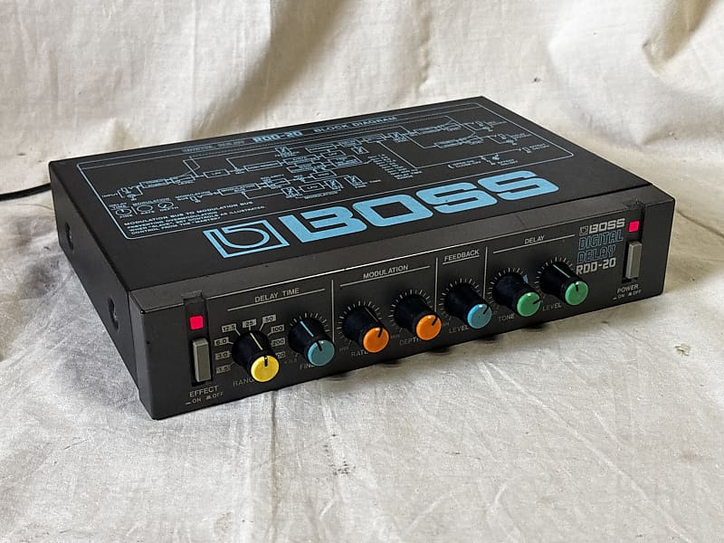 BOSS RDD-20 Digital Delay Vintage half - rack SDE-3000 DD-2