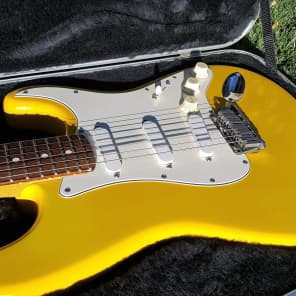 Fender  Stratocaster Plus 1987 Grafitti Yellow image 3