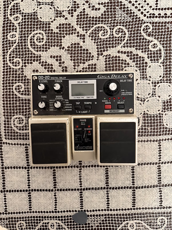 Boss DD-20 Giga Delay | Reverb