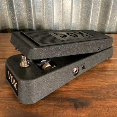 VOX V845 Classic Wah Guitar Effect Pedal image 4