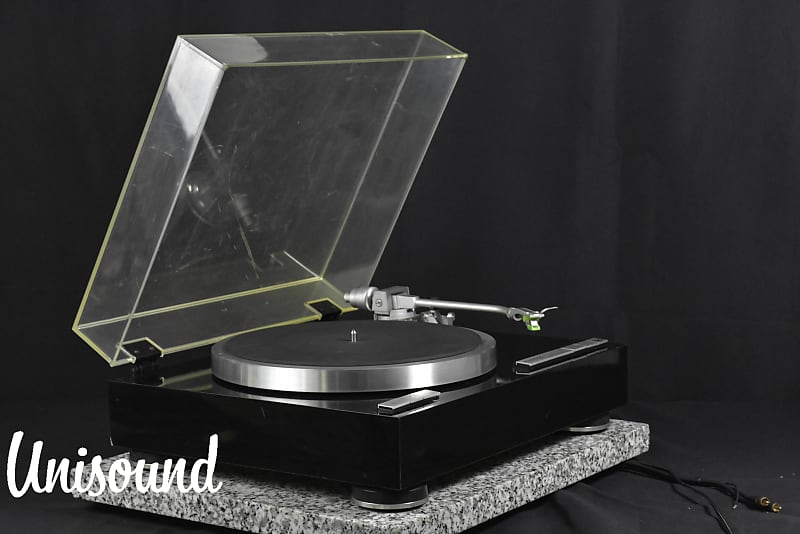 KENWOOD KP-990 Quartz Direct Drive Player in Very Good Condition.  			