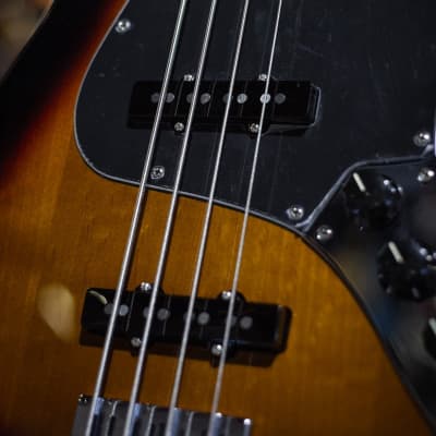 Fender Geddy Lee Jazz Bass - Maple Fretboard - 3-Color Sunburst w/Deluxe Gig Bag image 11