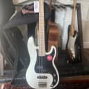 Squier Affinity Precision Bass PJ with Maple Fretboard 2020 - Present - Olympic White