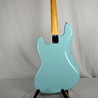 Fender Vintera '60s Jazz Bass with Fender Gig Bag - Daphne Blue image 9