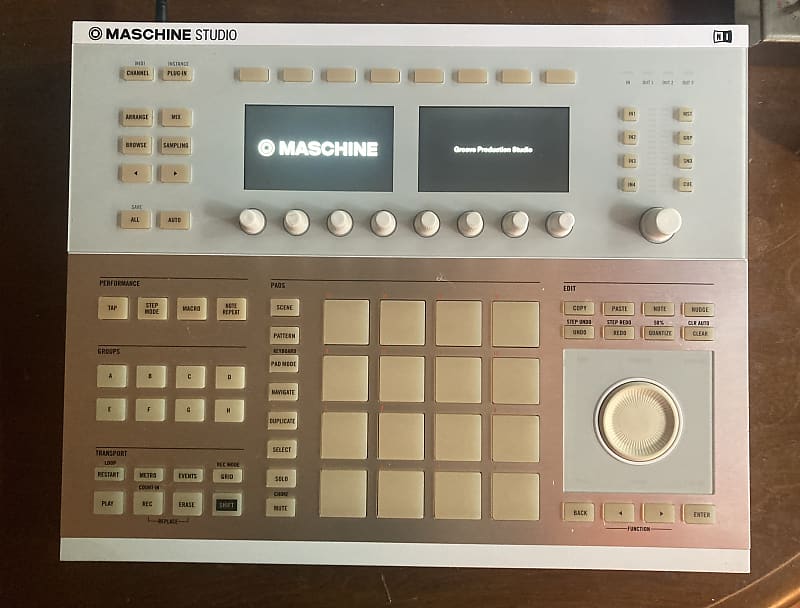 Native Instruments Maschine Studio | Reverb