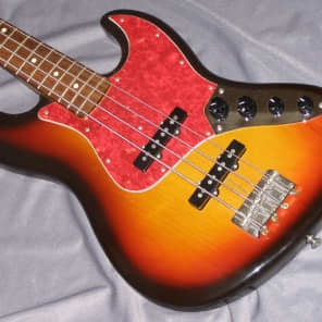 Fender Jazz Bass RARE Medium scale! 1999 Sunburst image 2