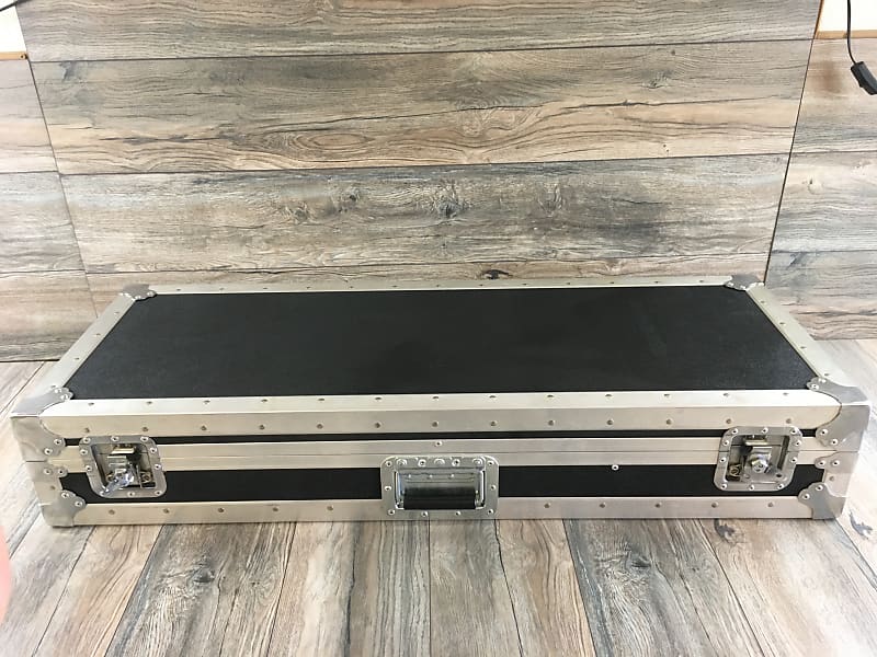 Gibson les paul on sale flight case