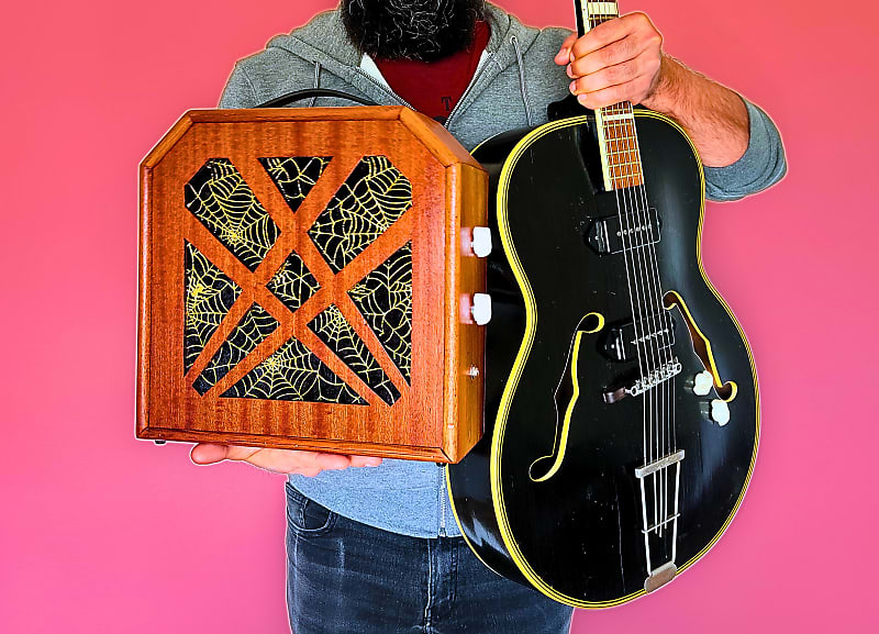 "COBWEB T" Portable guitar amp with built in tremolo by Zeta Reverb