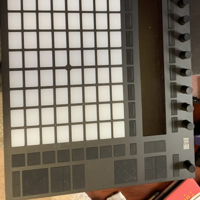 Ableton Push 2 Controller with hard cover and original boxing image 3