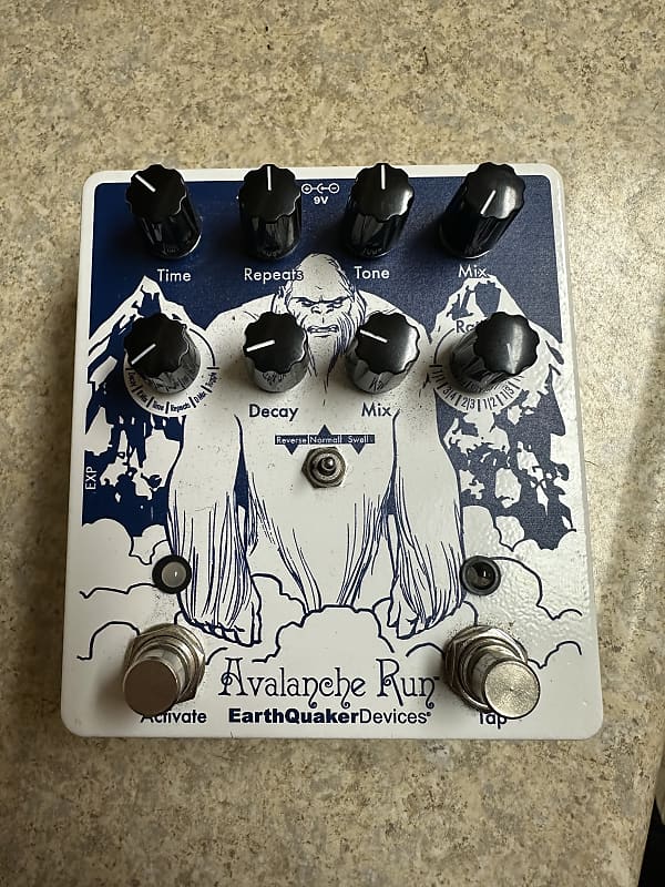 EarthQuaker Devices Avalanche Run Stereo Reverb & Delay with Tap Tempo V2 Limited Edition