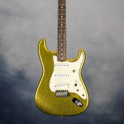 Dick Dale Stratocaster, Rosewood Fingerboard, Chartreuse Sparkle image 2
