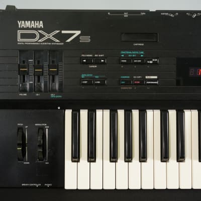 Yamaha DX7S 80s Digital Polyphonic FM Synthesiser  - 100V image 2