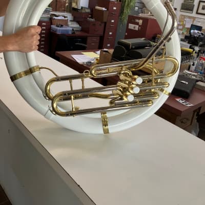 Extra Clean Yamaha YSH-301 Fiberglass Sousaphone, Tight Valves,No Dents; with Case, Mouthpiece image 3