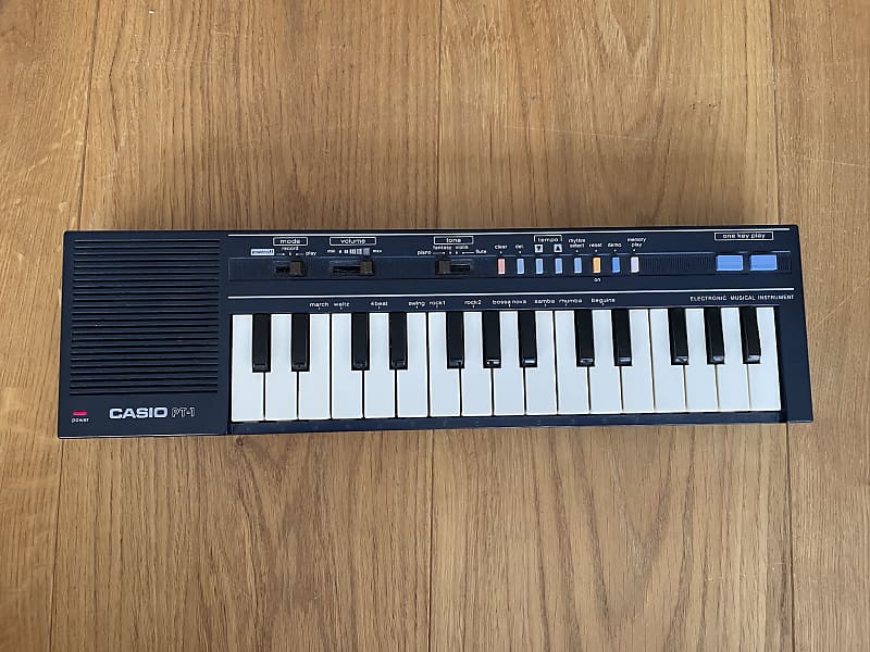 Casio PT-1☆ミニシンセサイザー☆ホワイト☆美品動作良好☆昭和レトロ☆ Casio PT-1☆ミニシンセサイザー☆ホワイト☆美品動作良好☆昭和