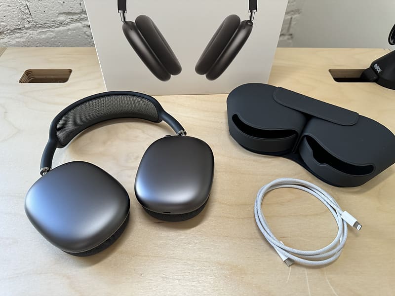 Apple AirPods Max (Space Gray) Over-ear Bluetooth® wireless