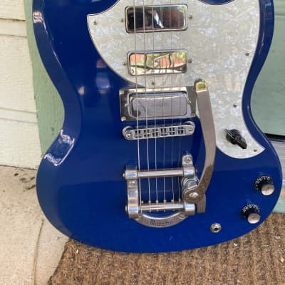 Gibson SG Deluxe 1998 - Blue Limited Edition 3 Pickup Sg Bigsby with Soft Case Gibson Electric Guitar image 3