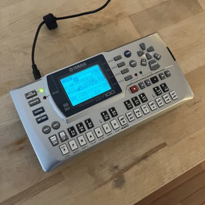 Yamaha QY100 MIDI Sequencer w/ Backlight Mod