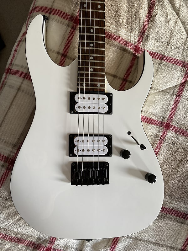 Ibanez RGシリーズ ホワイト Amazon.com: Ibanez RG Series RG450DXB - White : Musical