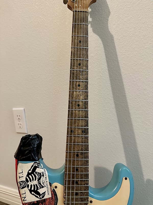 Mike Gee Kustoms Green Day Billie Joe Armstrong Blue Tribute