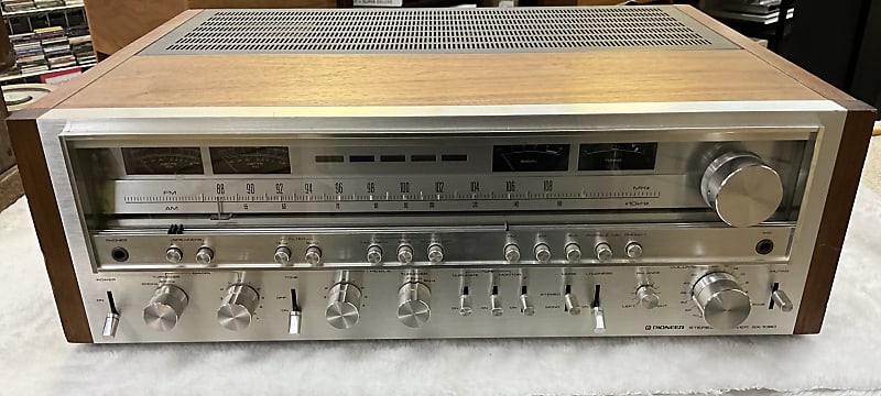 Pioneer SX-1080 120-Watt Stereo Solid-State Receiver 1976 - 1978 - Silver  			