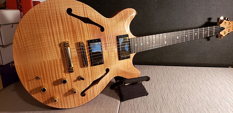 Carvin (Kiesel) SH675 Natural Carved Maple Top Mahogany Semi-Hollow  Electric/Acoustic/Synth Access