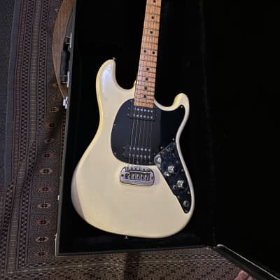 Music Man Sabre I 1979 - White for sale