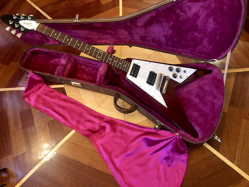 現状品 Gibson ギブソン フライングV 1995年製 ケース付き 現状品 Gibson ギブソン フライングV 1995年製 ケース付き