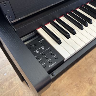 Yamaha CLP685 Clavinova Digital Piano image 10