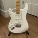 Fender Player Stratocaster 2020 - Polar White with Maple Fingerboard