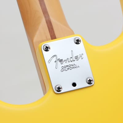 FENDER USA Standard Stratocaster LTD "Graffiti Yellow + Maple" "South Dakota Lottery 115#" (2001) image 17