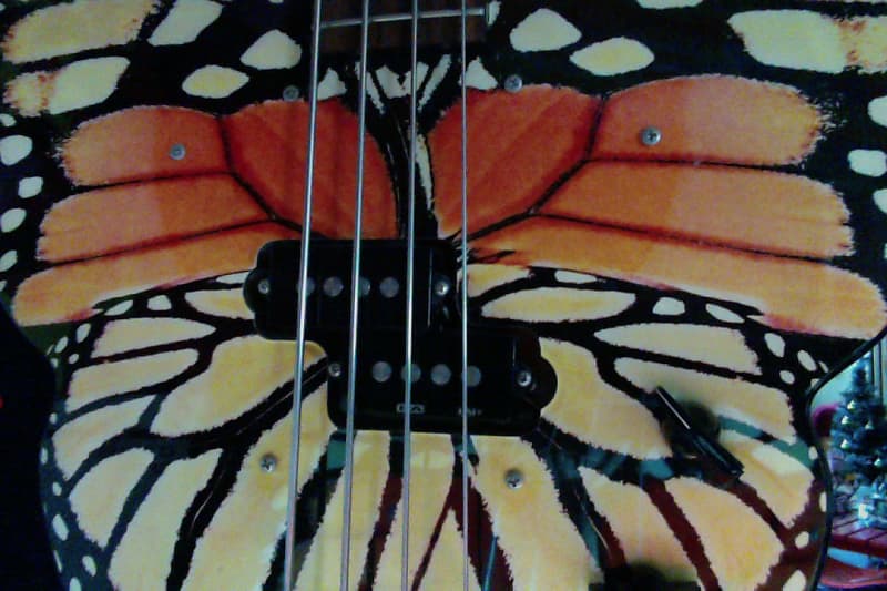 Daisy Rock Butterfly short scale Bass 30" Duncan Quarter Reverb