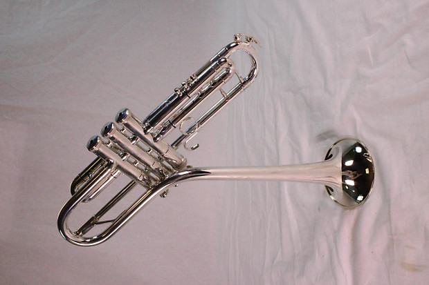 King Silver Flair Trumpet 2055TUB DIZZY BELL MINT DEMO MODEL