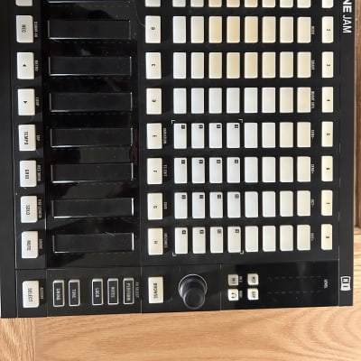 Native Instruments MASCHINE JAM Production & Sequencing Controller