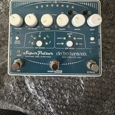 Electro-Harmonix Super Pulsar Tremolo | Reverb