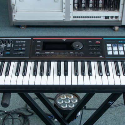 Roland JUNO-DS61 61-Key Synthesizer