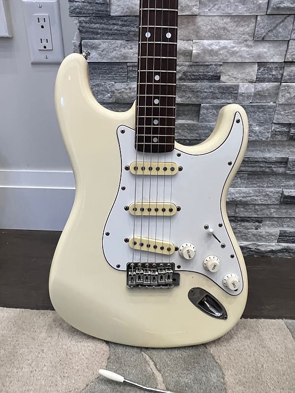 日本最級 Fender st-72 stratocaster Japan エレキギター